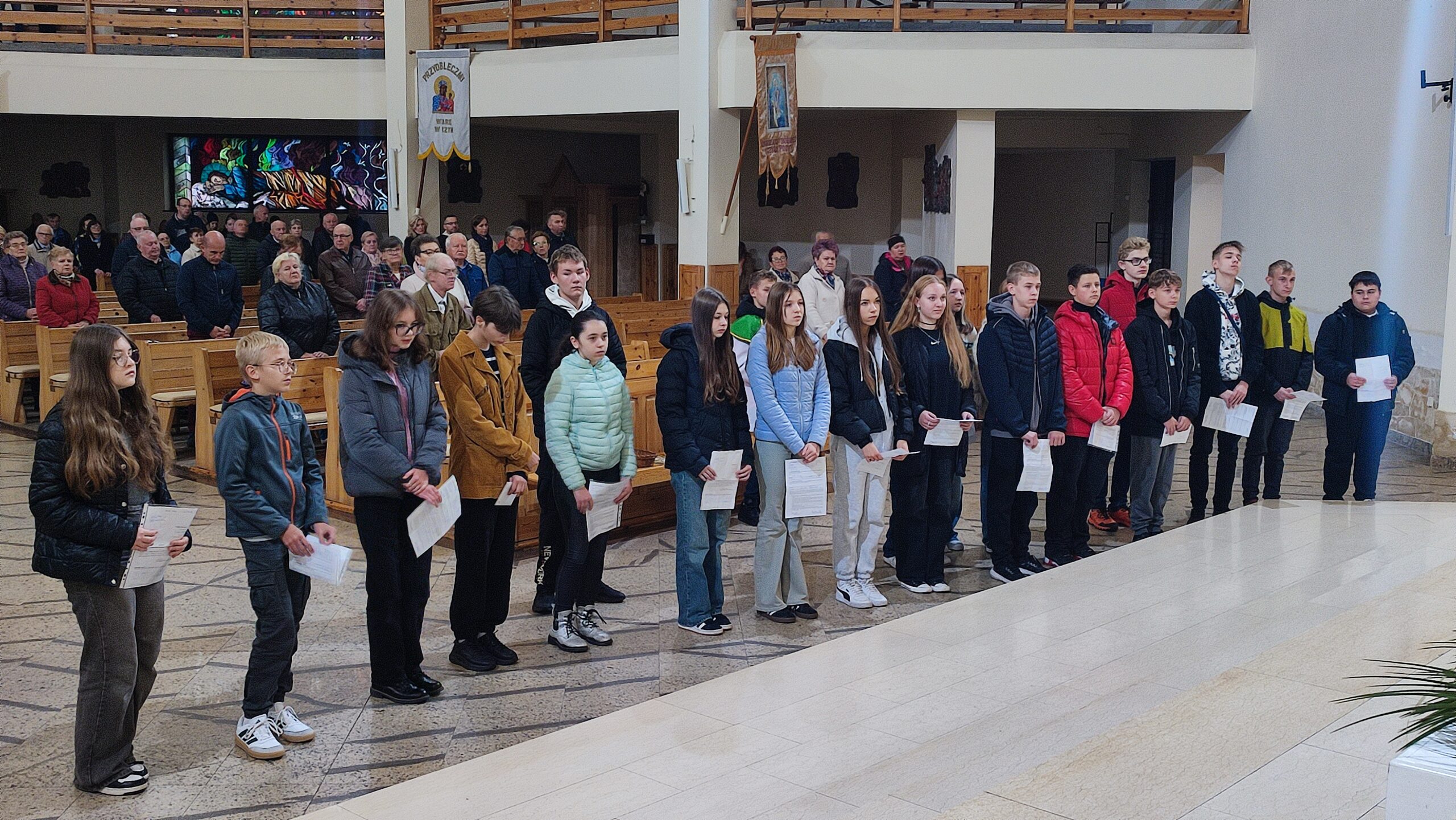 Uroczyste przyrzeczenie kandydatów do sakramentu bierzmowania