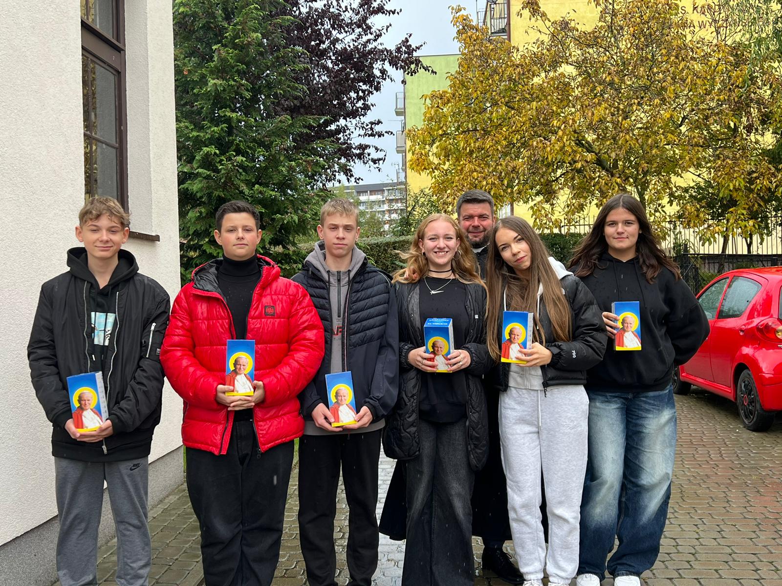 Dzień Papieski: Trwa zbiórka na stypendia dla zdolnej młodzieży