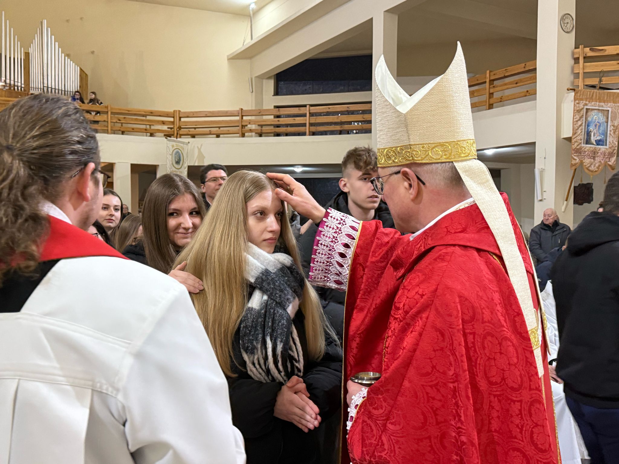 Mądrość, rozum, umiejętność… – dary Ducha Świętego zstąpiły na młodzież naszej parafii