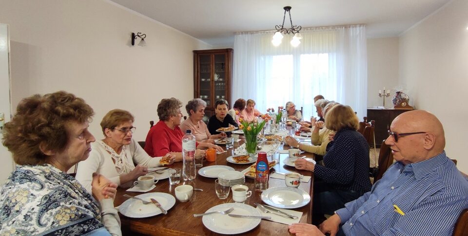 Szukasz miłego sposobu na spędzenie czasu? Parafialny Klub “Aktywny Senior” jest dla Ciebie.