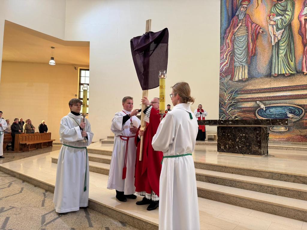 WIELKI PIĄTEK – Liturgia Męki Pańskiej