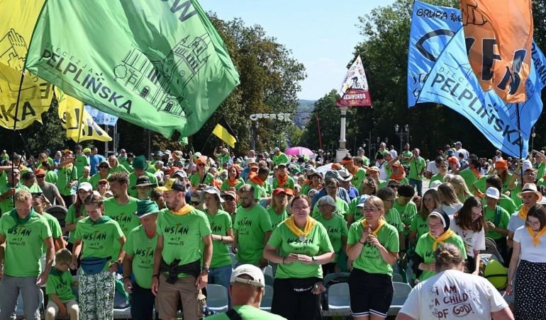 Biskup Przemysław Szulc: “Jesteście znakiem dla świata”
